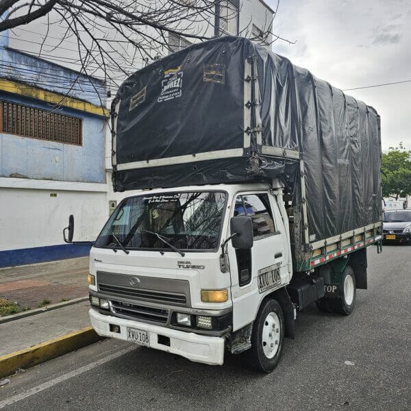 se-vende-camion-daihatsu-modelo-2006