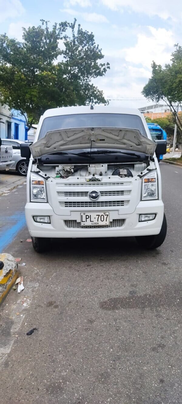 DFSK K05S 2025 capó abierto revisión mecánica estructura